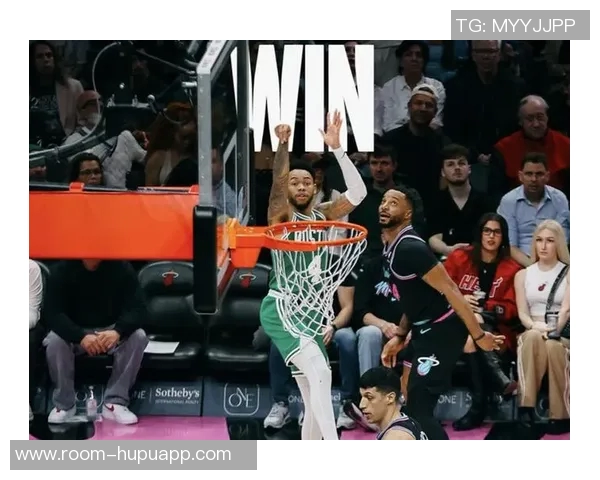 马祖拉称赞A西蒙斯表现提升认为他在新角色中更加出色